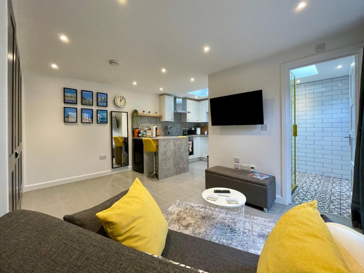 Tiny Home, Boscombe Manor Bournemouth Exterior photo