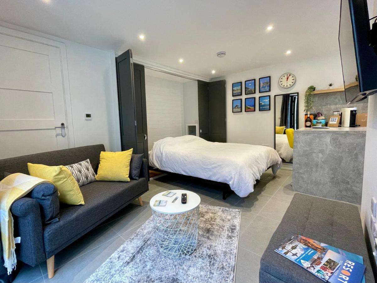 Tiny Home, Boscombe Manor Bournemouth Exterior photo