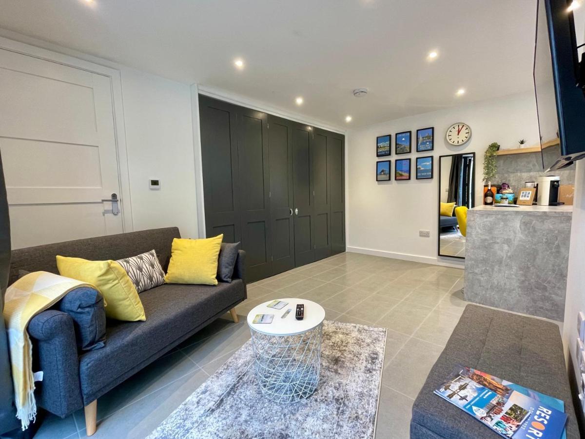Tiny Home, Boscombe Manor Bournemouth Exterior photo