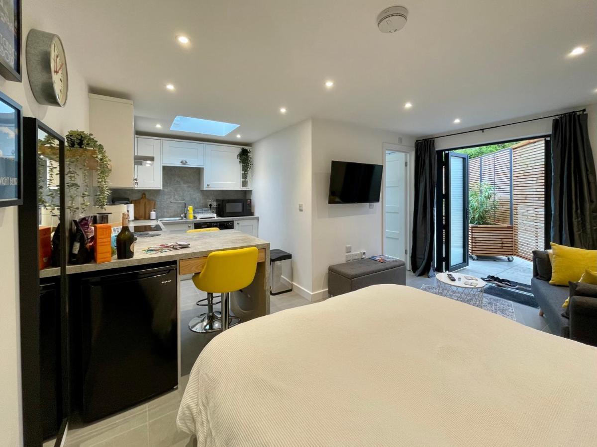 Tiny Home, Boscombe Manor Bournemouth Exterior photo