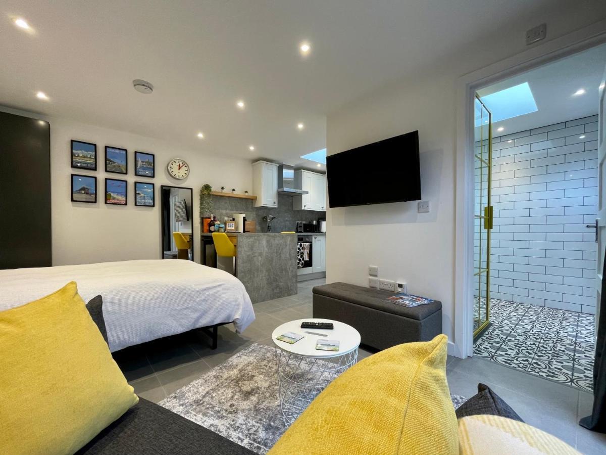 Tiny Home, Boscombe Manor Bournemouth Exterior photo